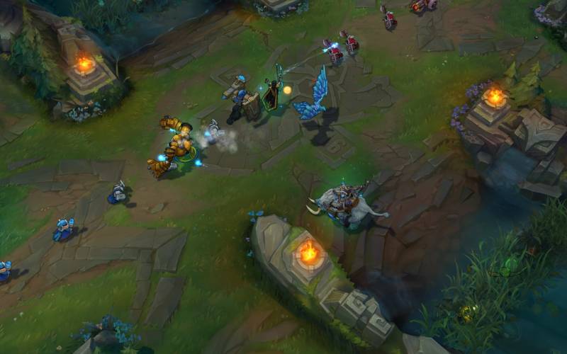 bermain league of legends