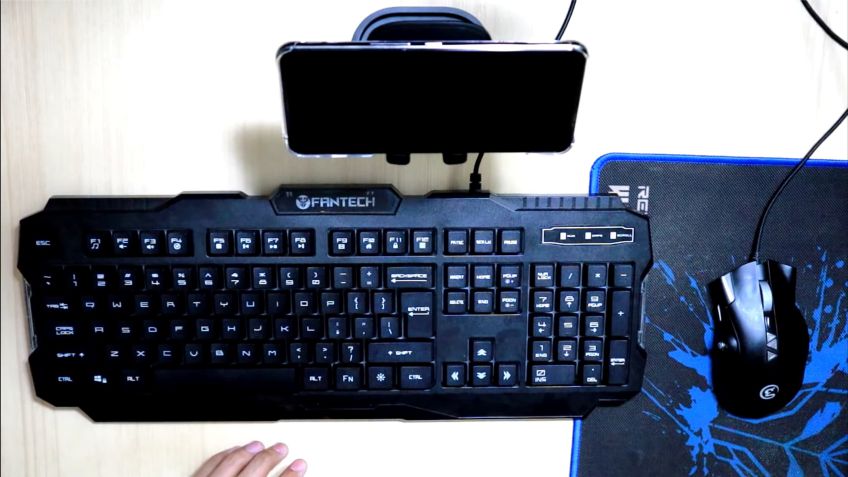  Keyboard dan Mouse